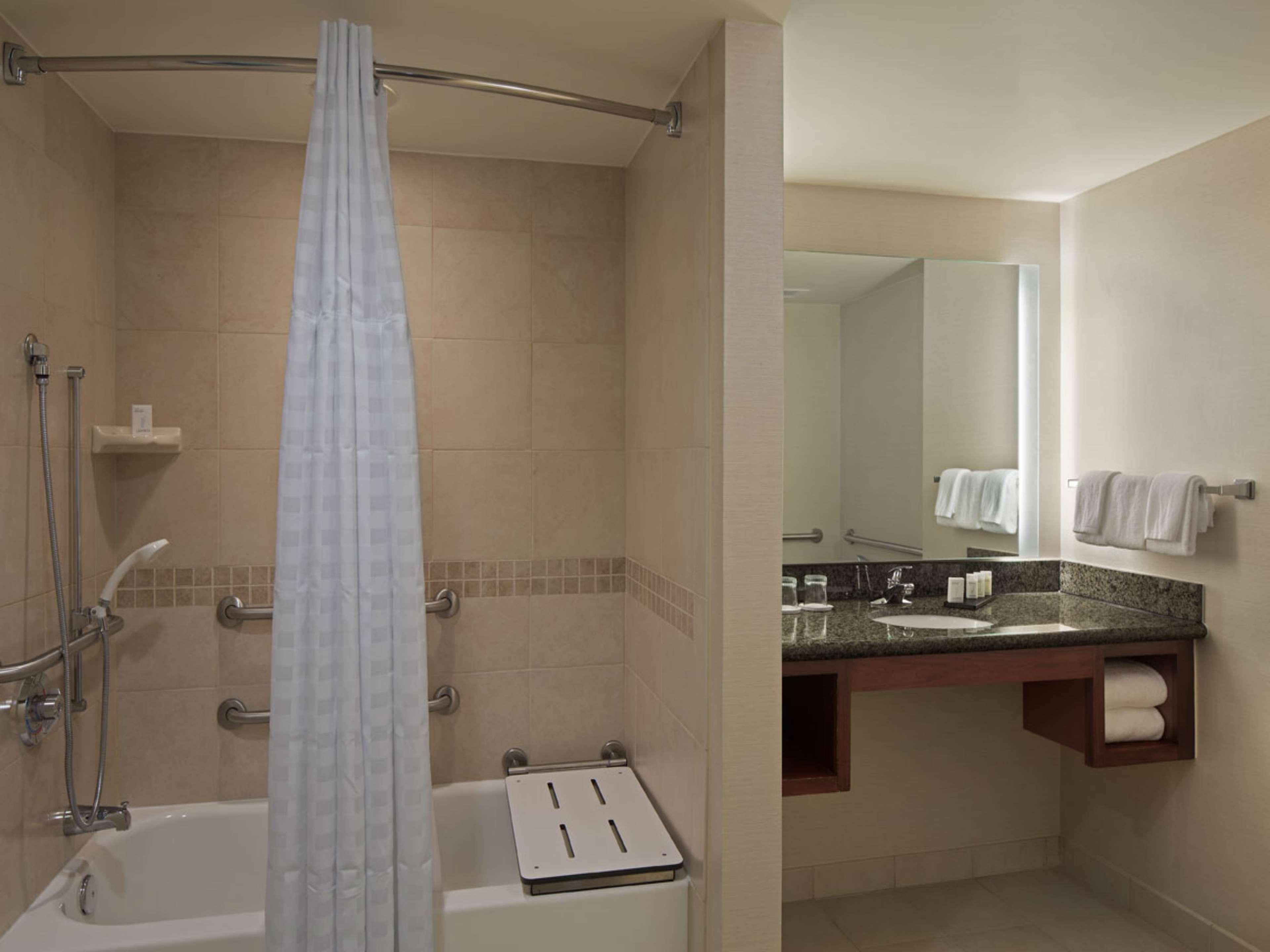 Embassy Suites Winston-Salem Zewnętrze zdjęcie