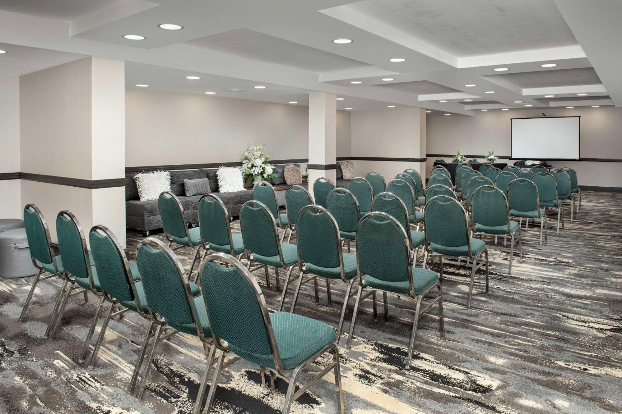 Embassy Suites Winston-Salem Zewnętrze zdjęcie