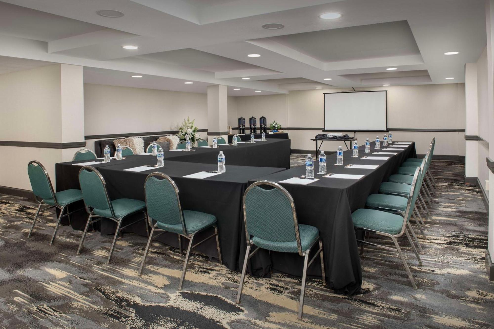 Embassy Suites Winston-Salem Zewnętrze zdjęcie