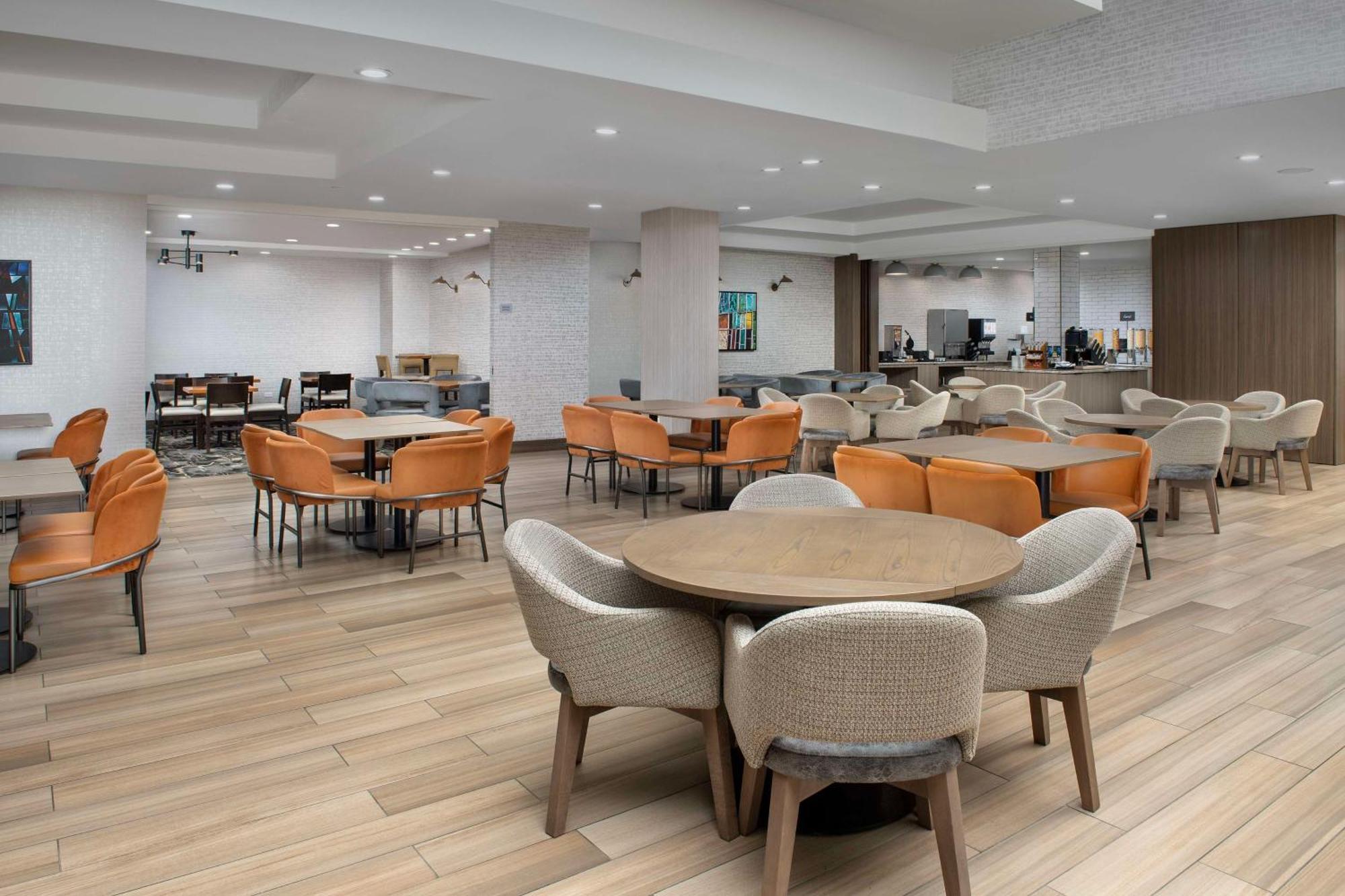 Embassy Suites Winston-Salem Zewnętrze zdjęcie