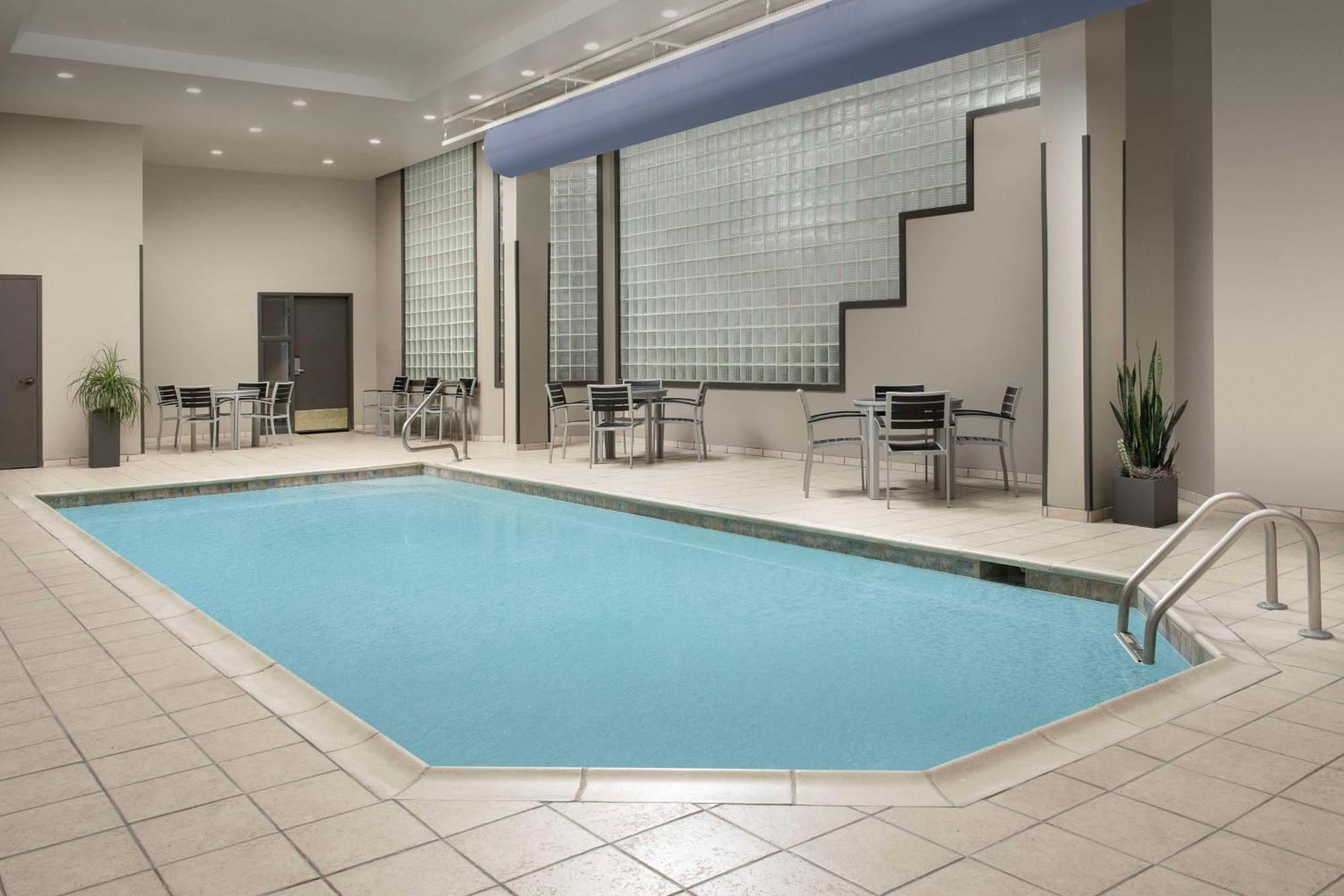 Embassy Suites Winston-Salem Zewnętrze zdjęcie