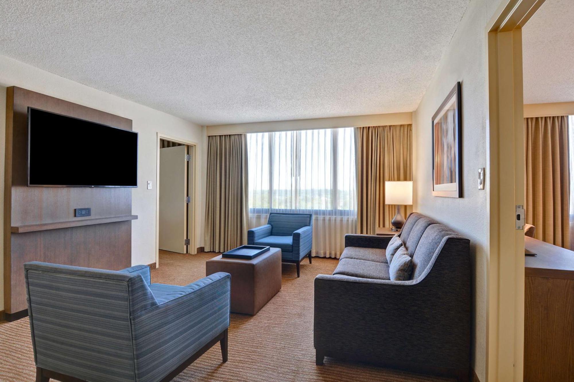 Embassy Suites Winston-Salem Zewnętrze zdjęcie