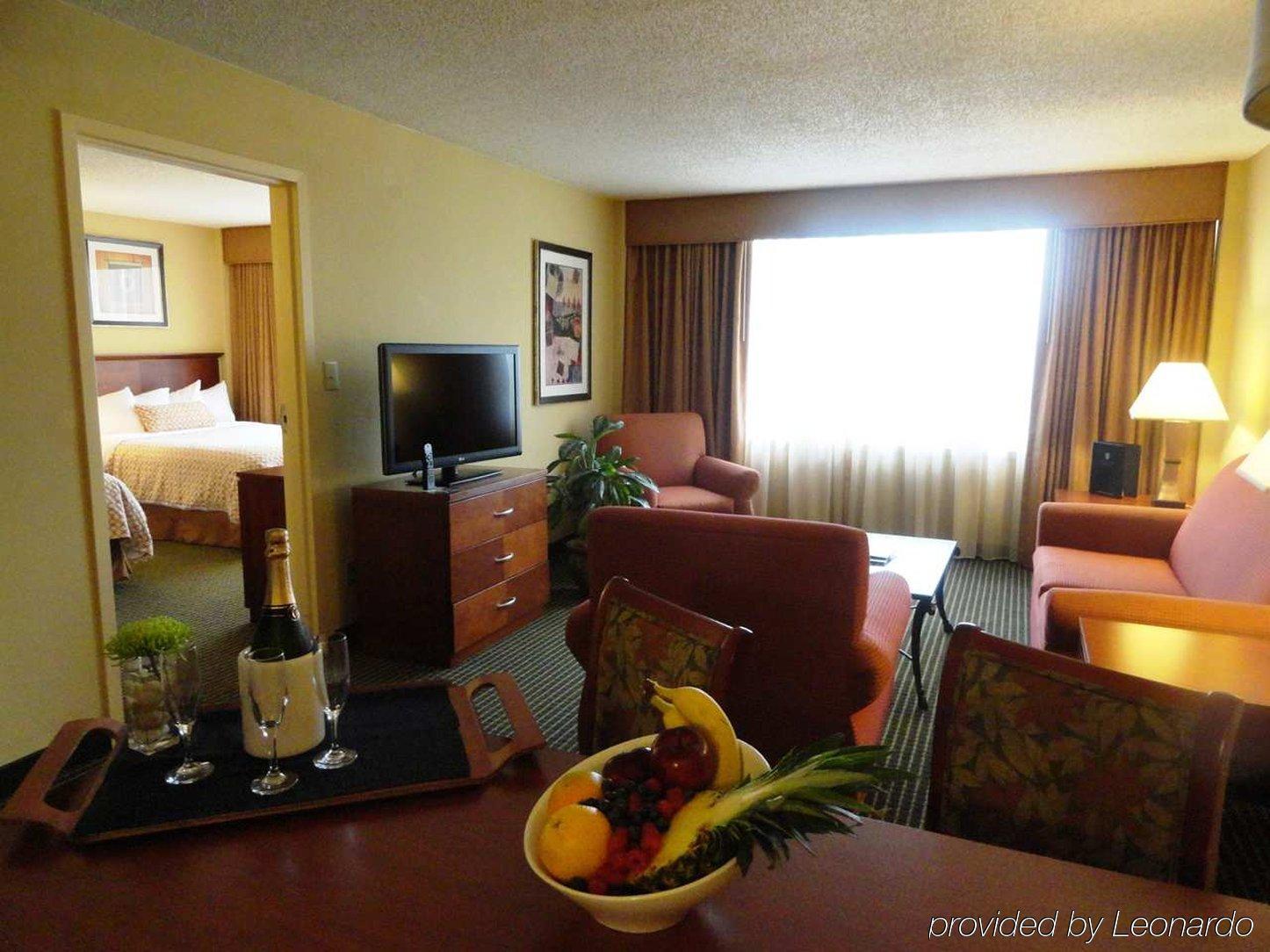Embassy Suites Winston-Salem Pokój zdjęcie